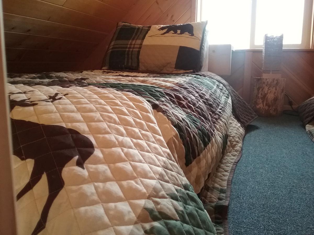 Tatla Lake Eagle Bear Lodge מראה חיצוני תמונה
